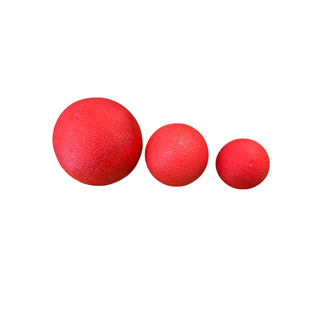 Los Piwos Pelota Caucho Sólido Indestructible Color Rojo