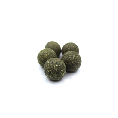 Pack de 5 Bola Compacta Hierba Gatera Prensada Para Gatos